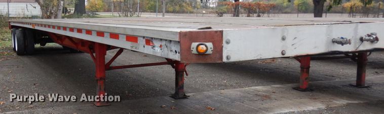 image for item HD9104 1995 Wilson CF-900 flatbed trailer
