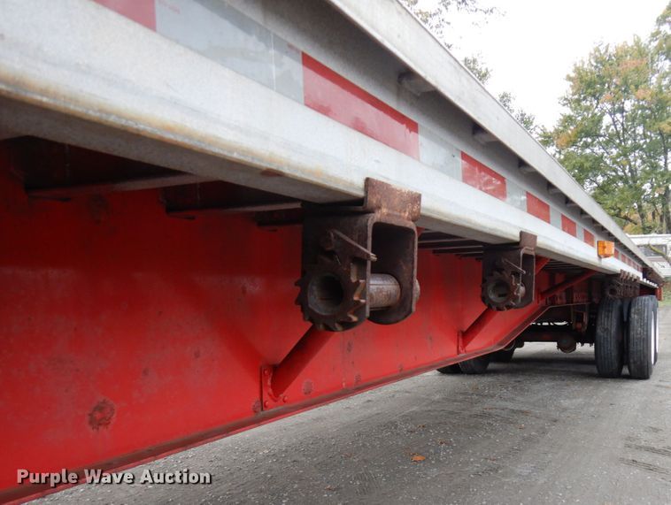 image for item HD9104 1995 Wilson CF-900 flatbed trailer