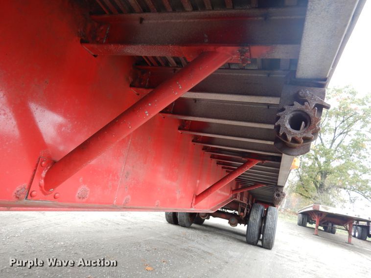 image for item HD9104 1995 Wilson CF-900 flatbed trailer