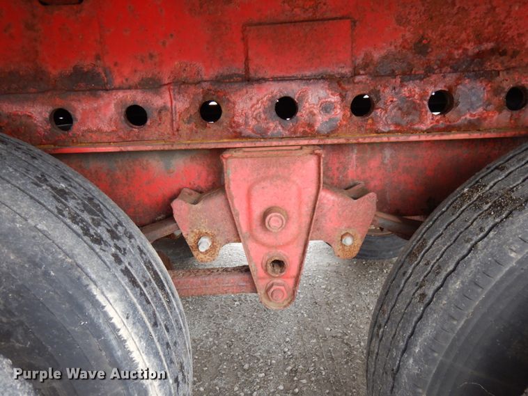 image for item HD9104 1995 Wilson CF-900 flatbed trailer