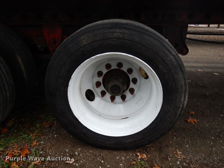 image for item HD9104 1995 Wilson CF-900 flatbed trailer