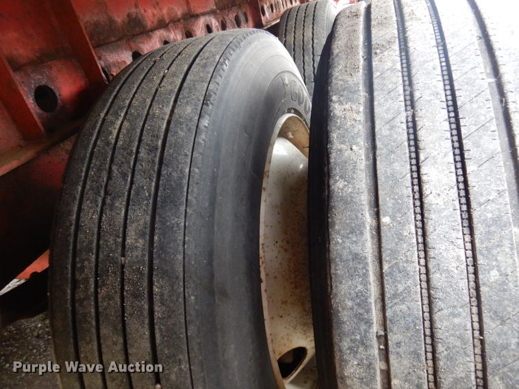 image for item HD9104 1995 Wilson CF-900 flatbed trailer