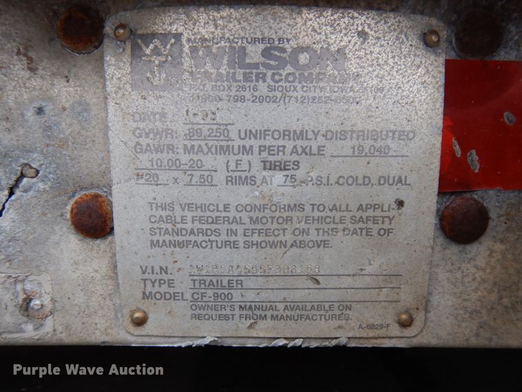 image for item HD9104 1995 Wilson CF-900 flatbed trailer