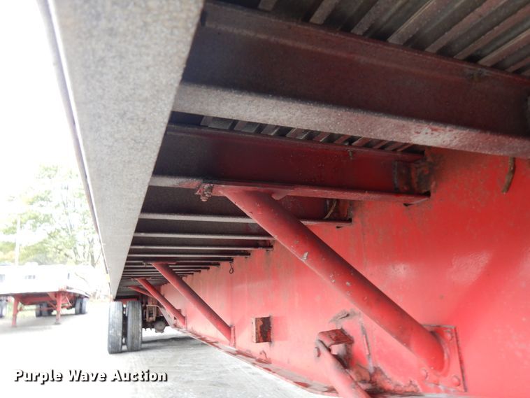 image for item HD9105 1995 Wilson CF-900 flatbed trailer