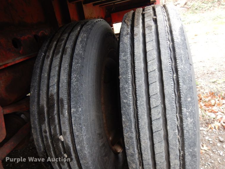 image for item HD9105 1995 Wilson CF-900 flatbed trailer