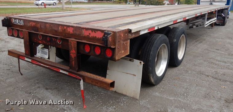 image for item HD9106 2006 Fontaine flatbed trailer