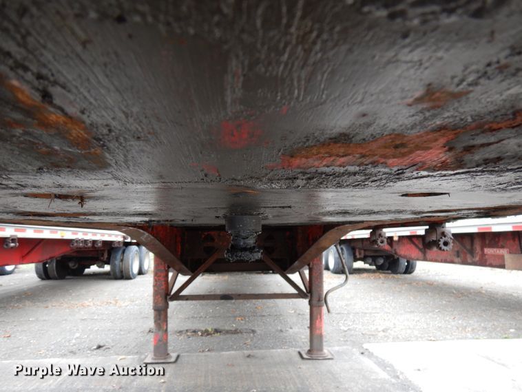 image for item HD9106 2006 Fontaine flatbed trailer