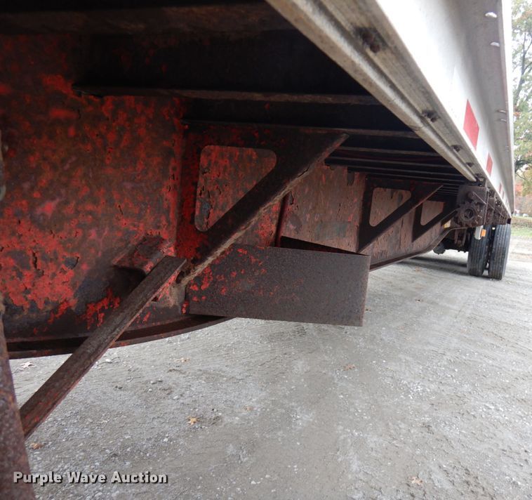 image for item HD9106 2006 Fontaine flatbed trailer