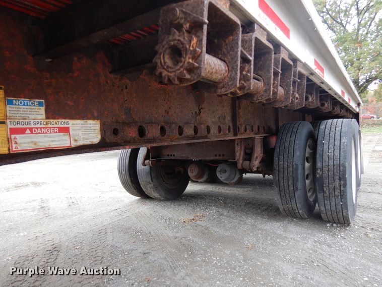 image for item HD9106 2006 Fontaine flatbed trailer