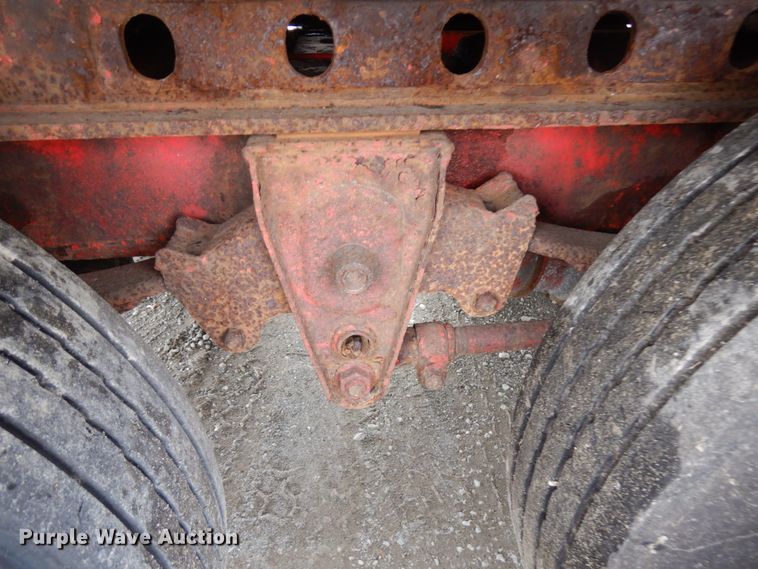 image for item HD9106 2006 Fontaine flatbed trailer