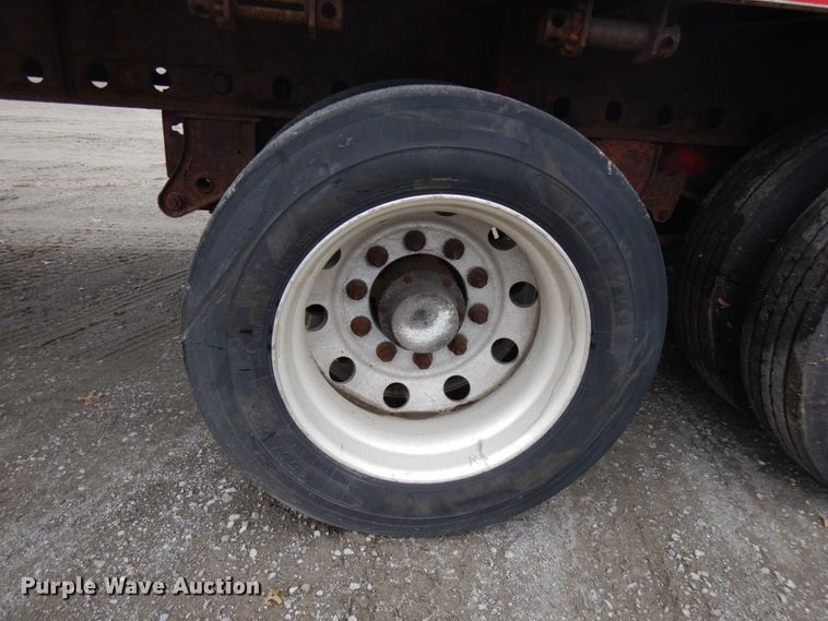 image for item HD9106 2006 Fontaine flatbed trailer