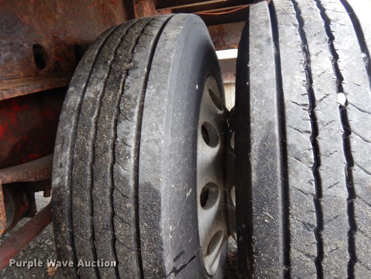 image for item HD9106 2006 Fontaine flatbed trailer