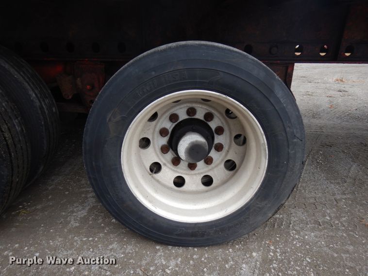 image for item HD9106 2006 Fontaine flatbed trailer