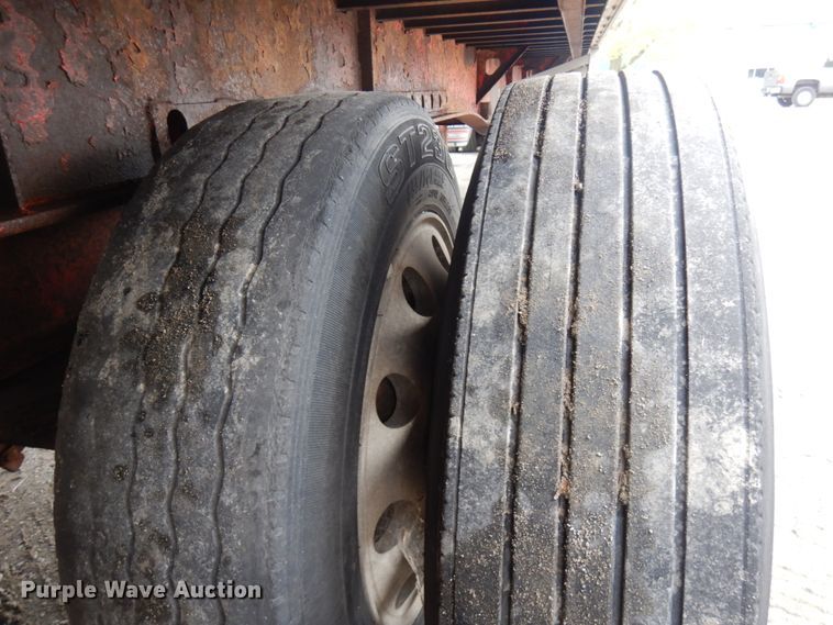 image for item HD9106 2006 Fontaine flatbed trailer