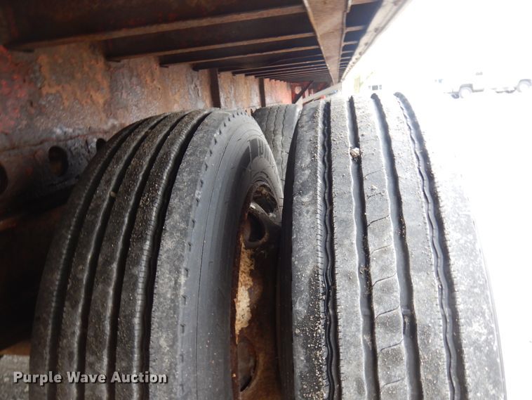 image for item HD9106 2006 Fontaine flatbed trailer