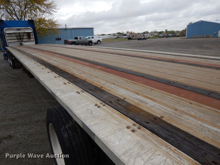 image for item HD9106 2006 Fontaine flatbed trailer