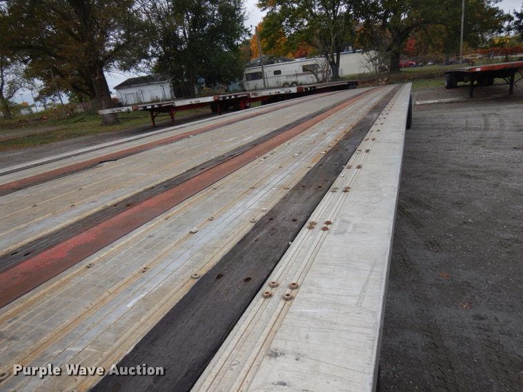 image for item HD9106 2006 Fontaine flatbed trailer