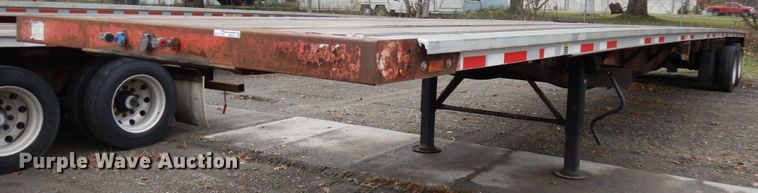image for item HD9107 2006 Fontaine flatbed trailer