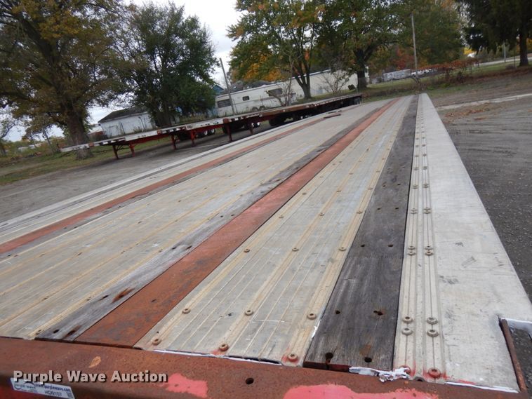 image for item HD9107 2006 Fontaine flatbed trailer
