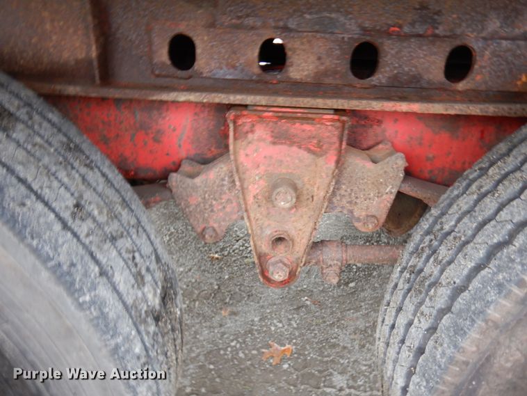 image for item HD9107 2006 Fontaine flatbed trailer