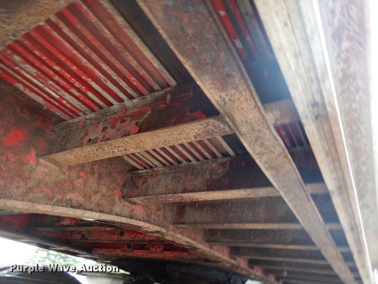 image for item HD9107 2006 Fontaine flatbed trailer