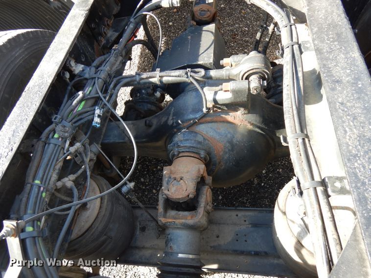 image for item HD9124 2007 Volvo VN  semi truck