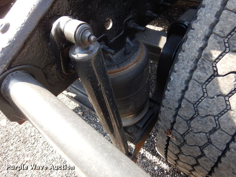 image for item HD9124 2007 Volvo VN  semi truck