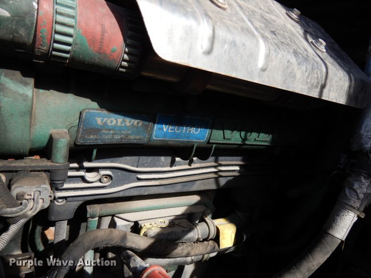 image for item HD9124 2007 Volvo VN  semi truck