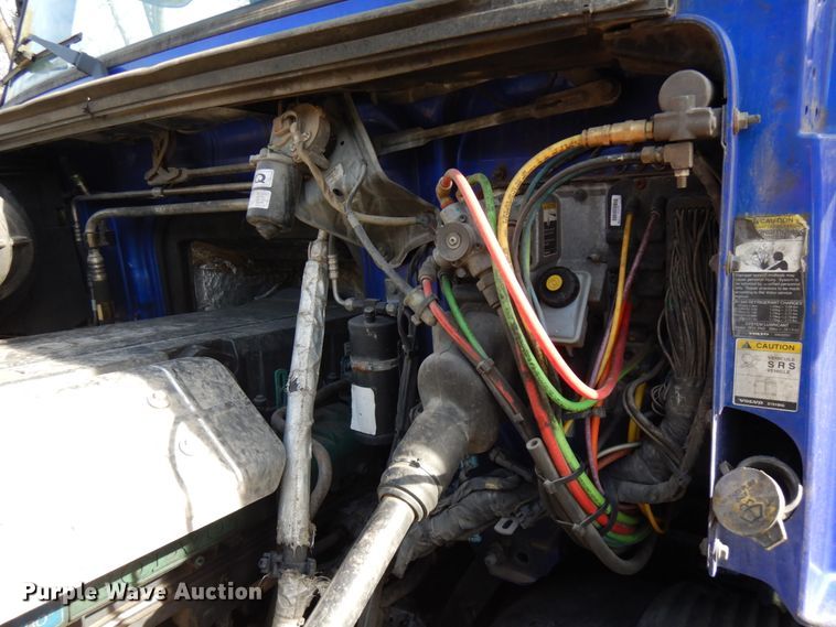 image for item HD9124 2007 Volvo VN  semi truck