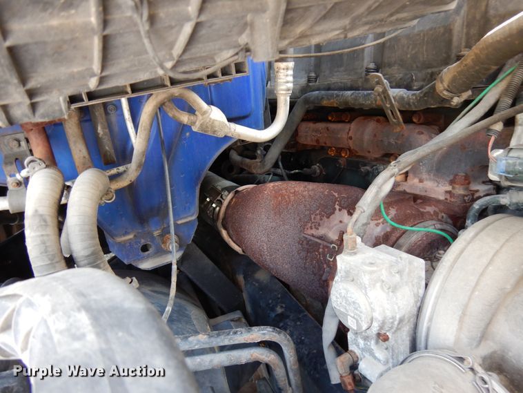 image for item HD9124 2007 Volvo VN  semi truck