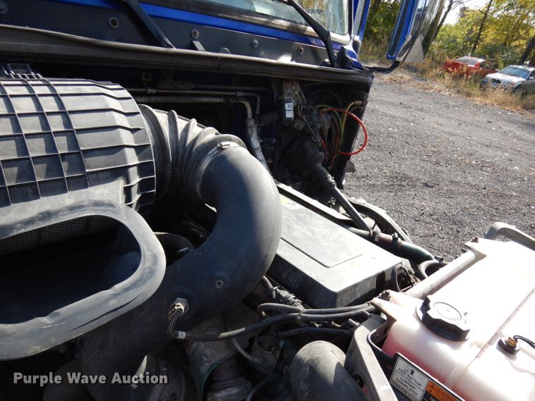 image for item HD9124 2007 Volvo VN  semi truck