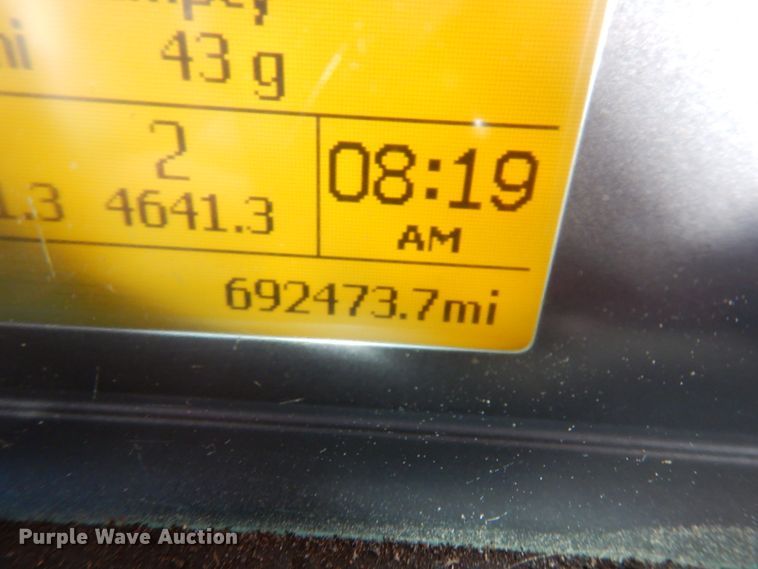 image for item HD9124 2007 Volvo VN  semi truck