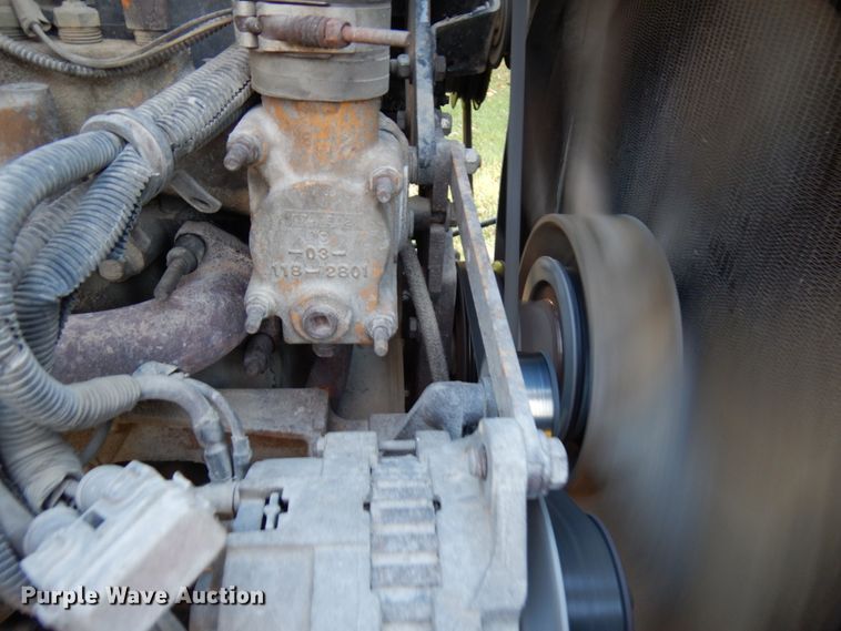 image for item HD9132 2003 Kenworth T800  semi truck