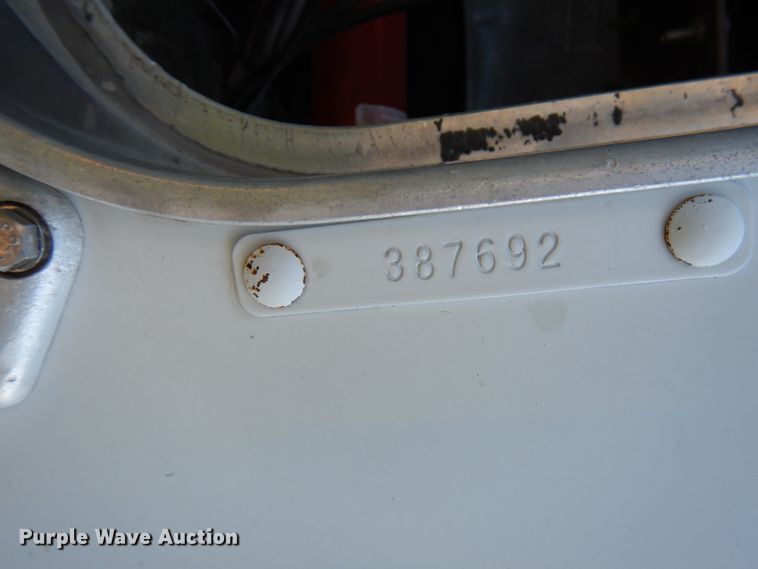 image for item HD9132 2003 Kenworth T800  semi truck