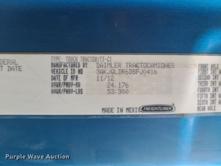 image for item HE9953 2013 Freightliner Cascadia  semi truck