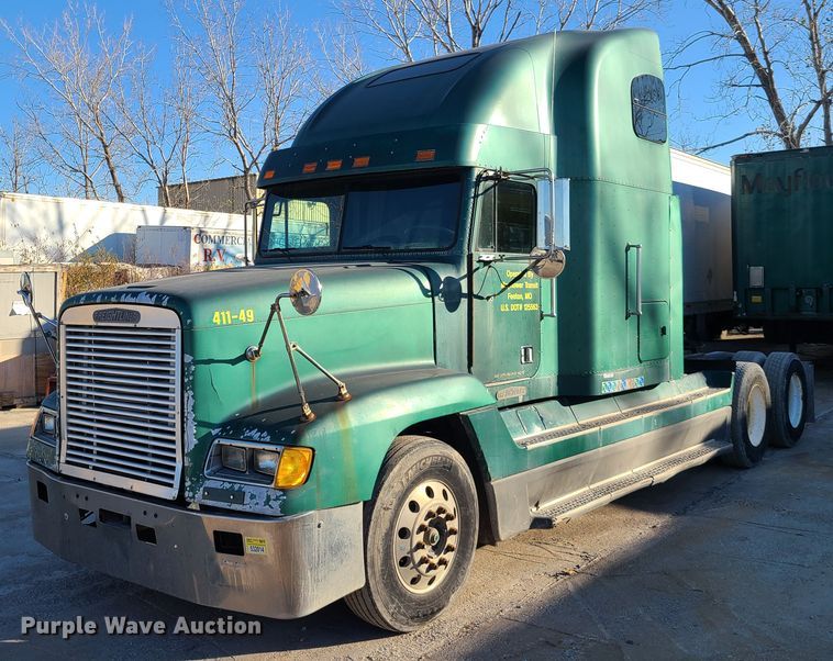 image for item HE9984 1995 Freightliner FLD  semi truck