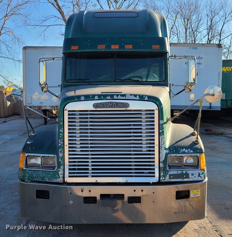 image for item HE9984 1995 Freightliner FLD  semi truck