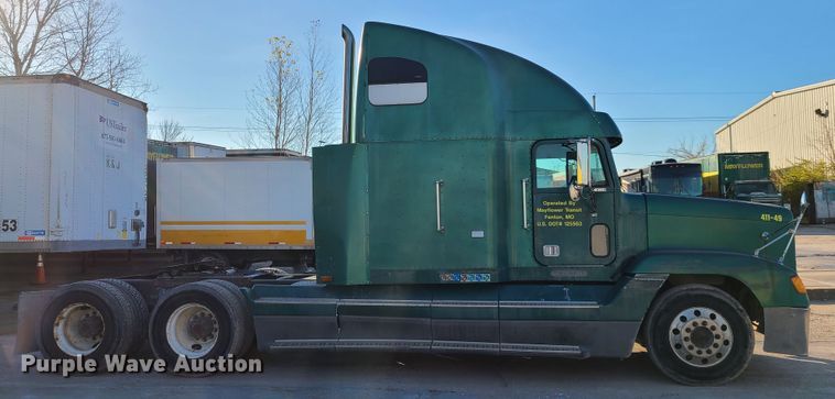 image for item HE9984 1995 Freightliner FLD  semi truck