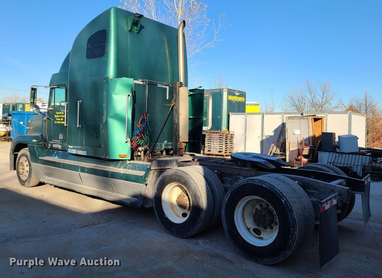 image for item HE9984 1995 Freightliner FLD  semi truck
