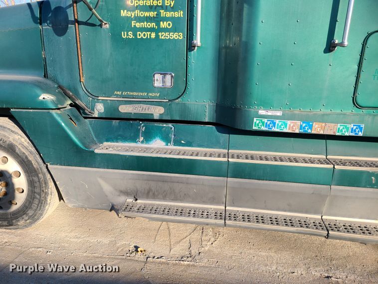 image for item HE9984 1995 Freightliner FLD  semi truck