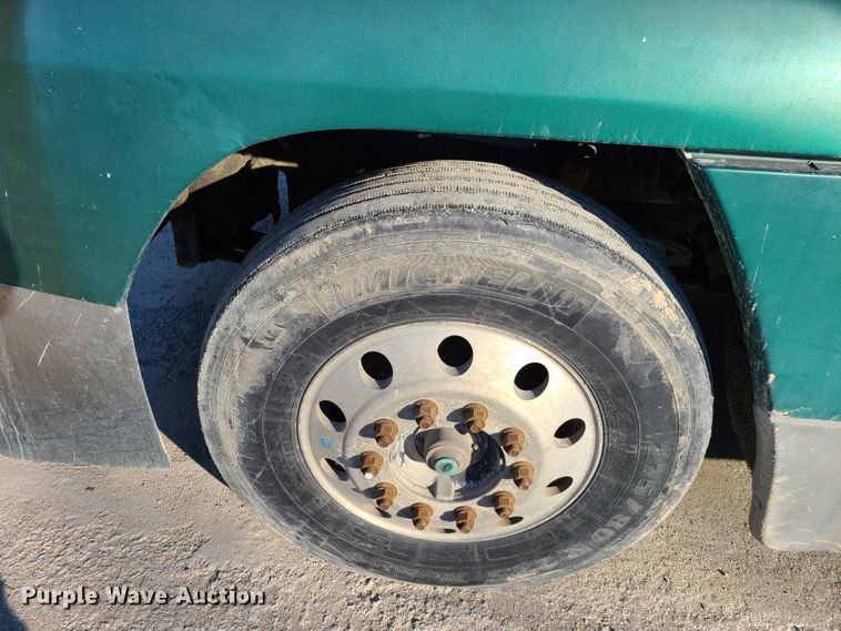 image for item HE9984 1995 Freightliner FLD  semi truck