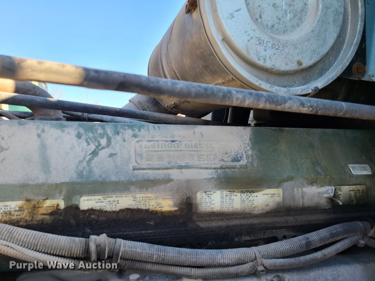 image for item HE9984 1995 Freightliner FLD  semi truck