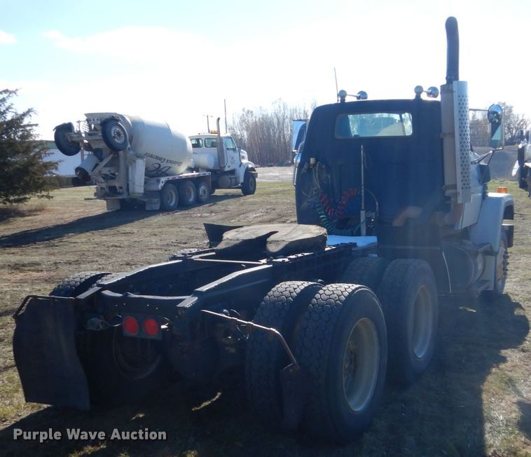 image for item HS9418 1988 GMC Brigadier  semi truck