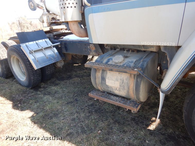 image for item HS9418 1988 GMC Brigadier  semi truck