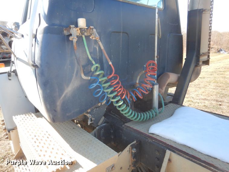 image for item HS9418 1988 GMC Brigadier  semi truck