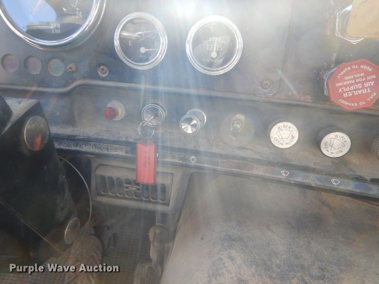 image for item HS9418 1988 GMC Brigadier  semi truck