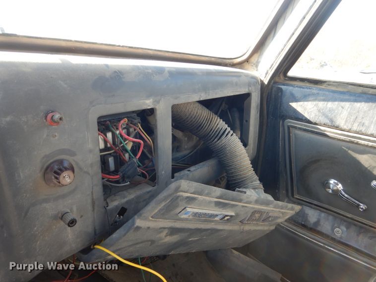 image for item HS9418 1988 GMC Brigadier  semi truck