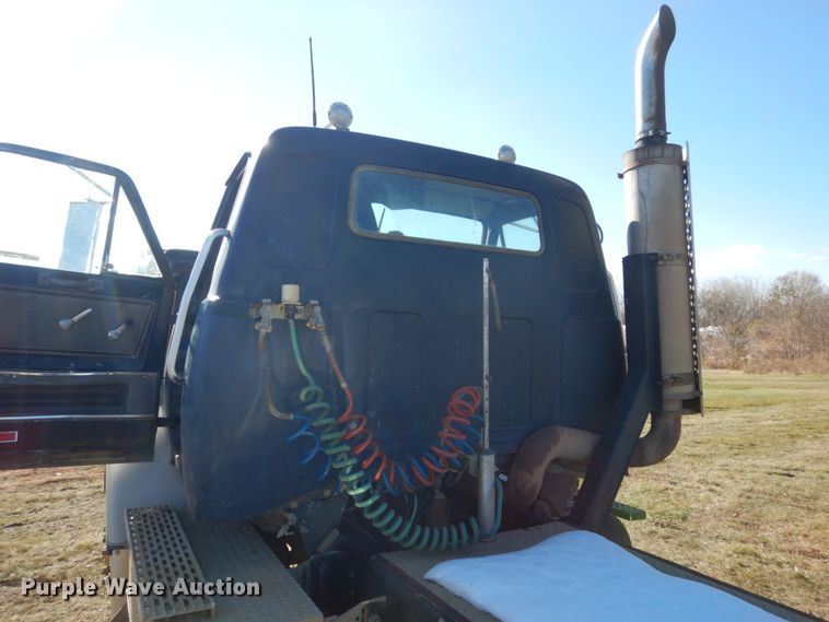 image for item HS9418 1988 GMC Brigadier  semi truck