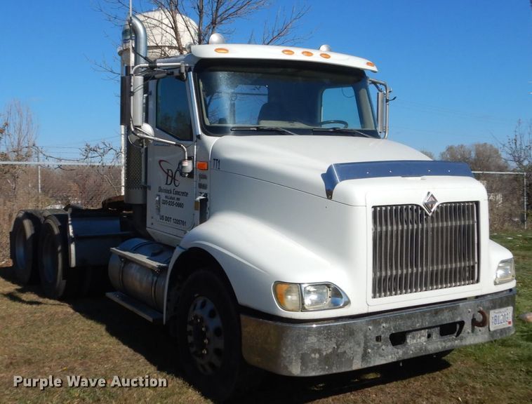 image for item HS9419 2005 International 9200i  semi truck