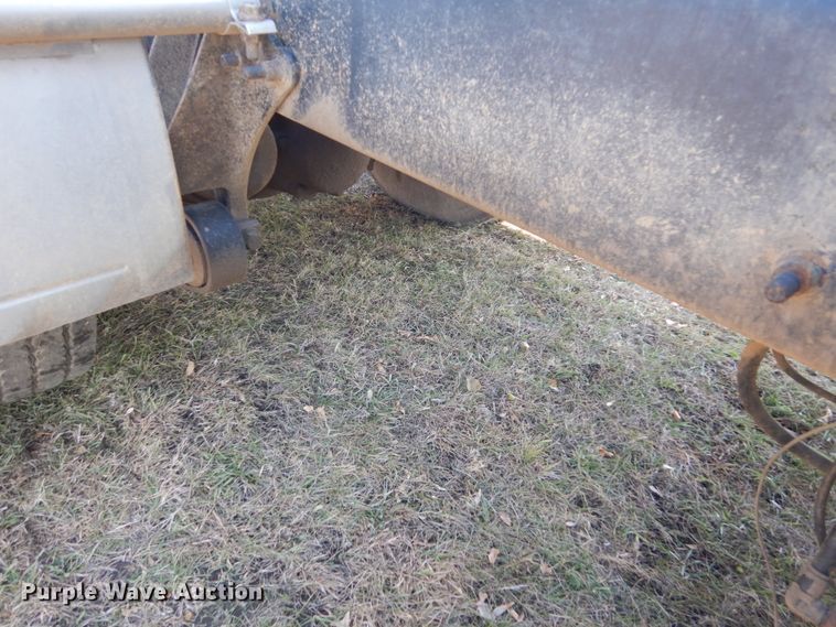 image for item HS9419 2005 International 9200i  semi truck